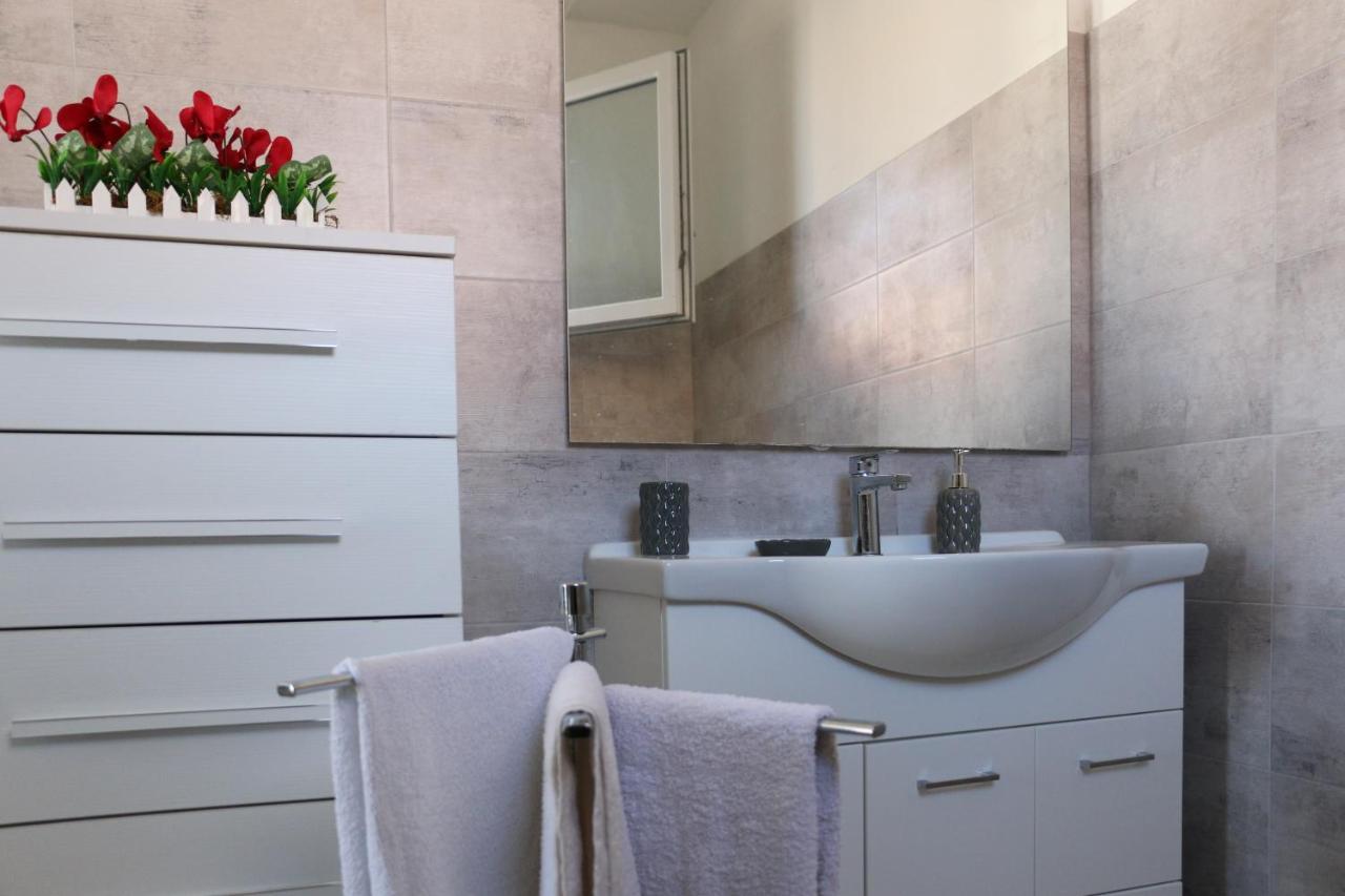 Villa Leonardo San Foca - Room, Pool & Restaurant Екстериор снимка