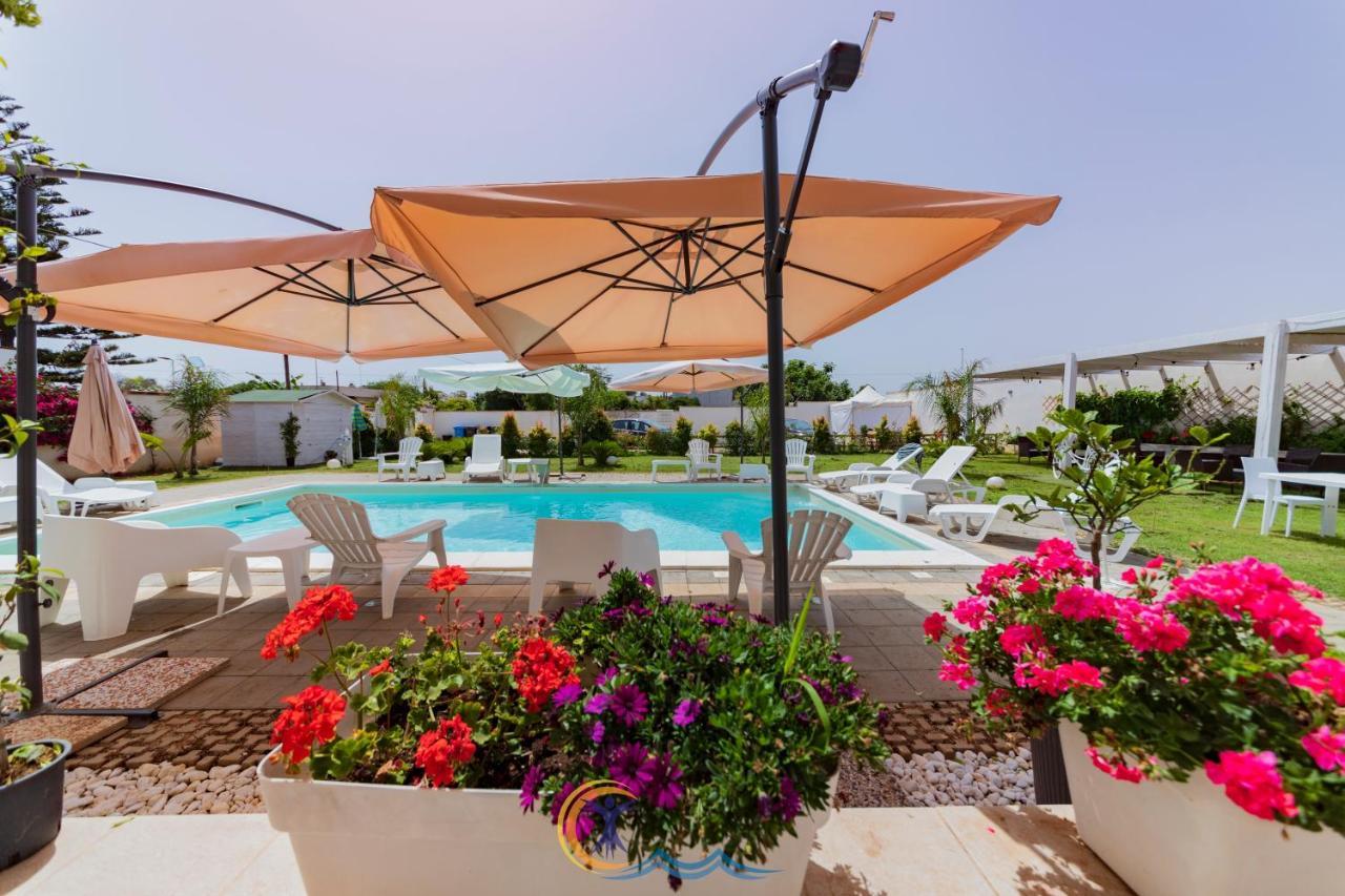 Villa Leonardo San Foca - Room, Pool & Restaurant Екстериор снимка
