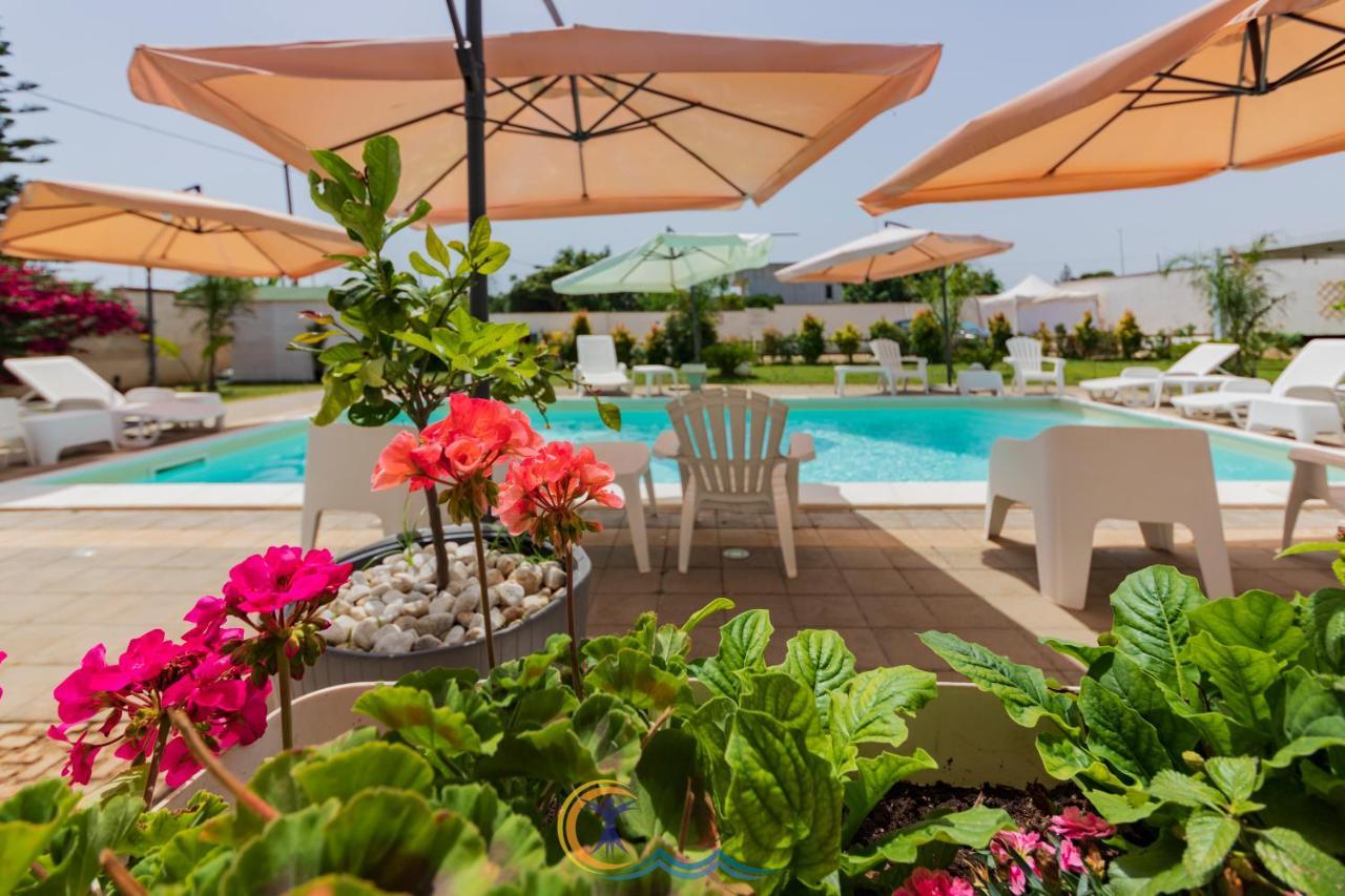 Villa Leonardo San Foca - Room, Pool & Restaurant Екстериор снимка