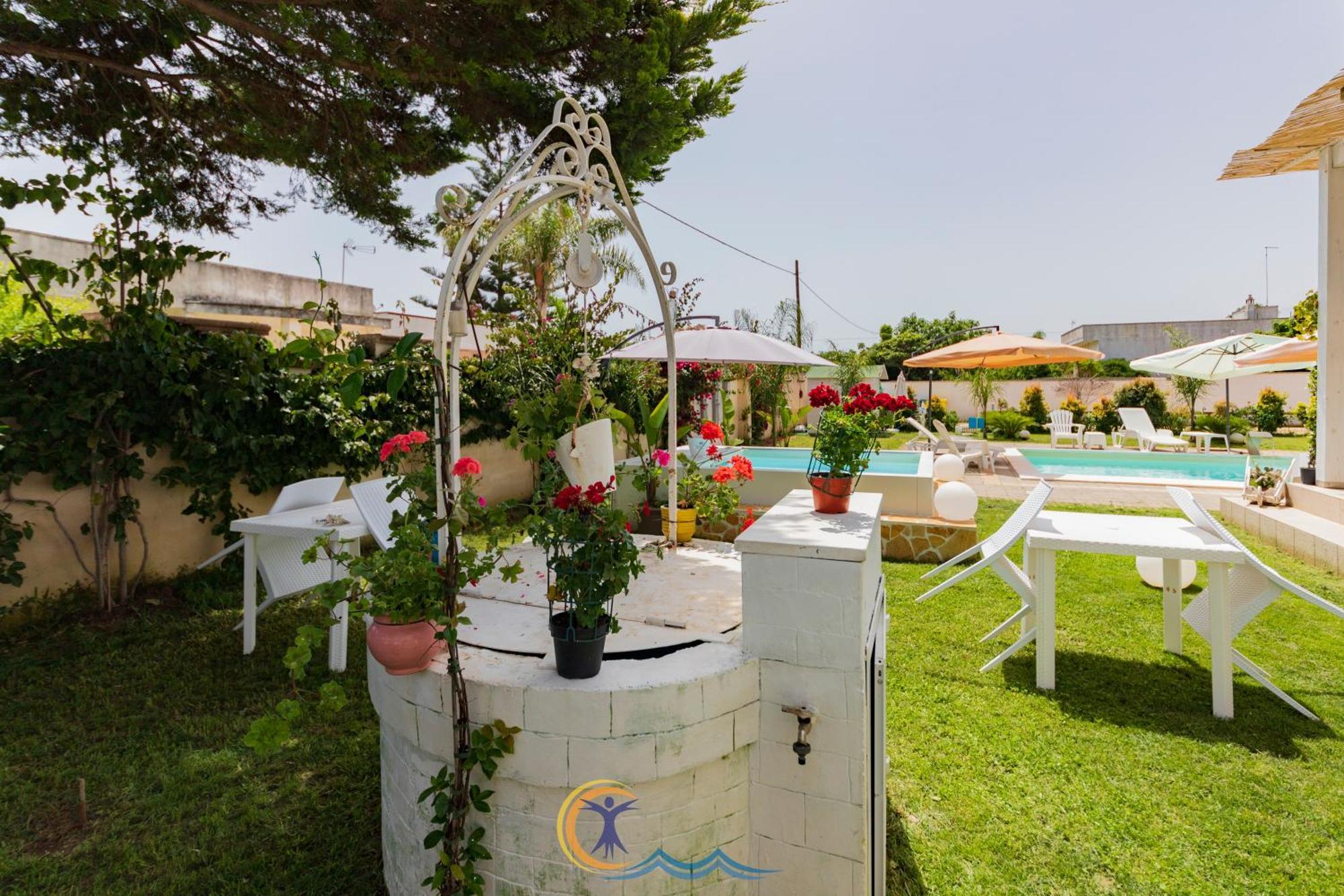 Villa Leonardo San Foca - Room, Pool & Restaurant Екстериор снимка