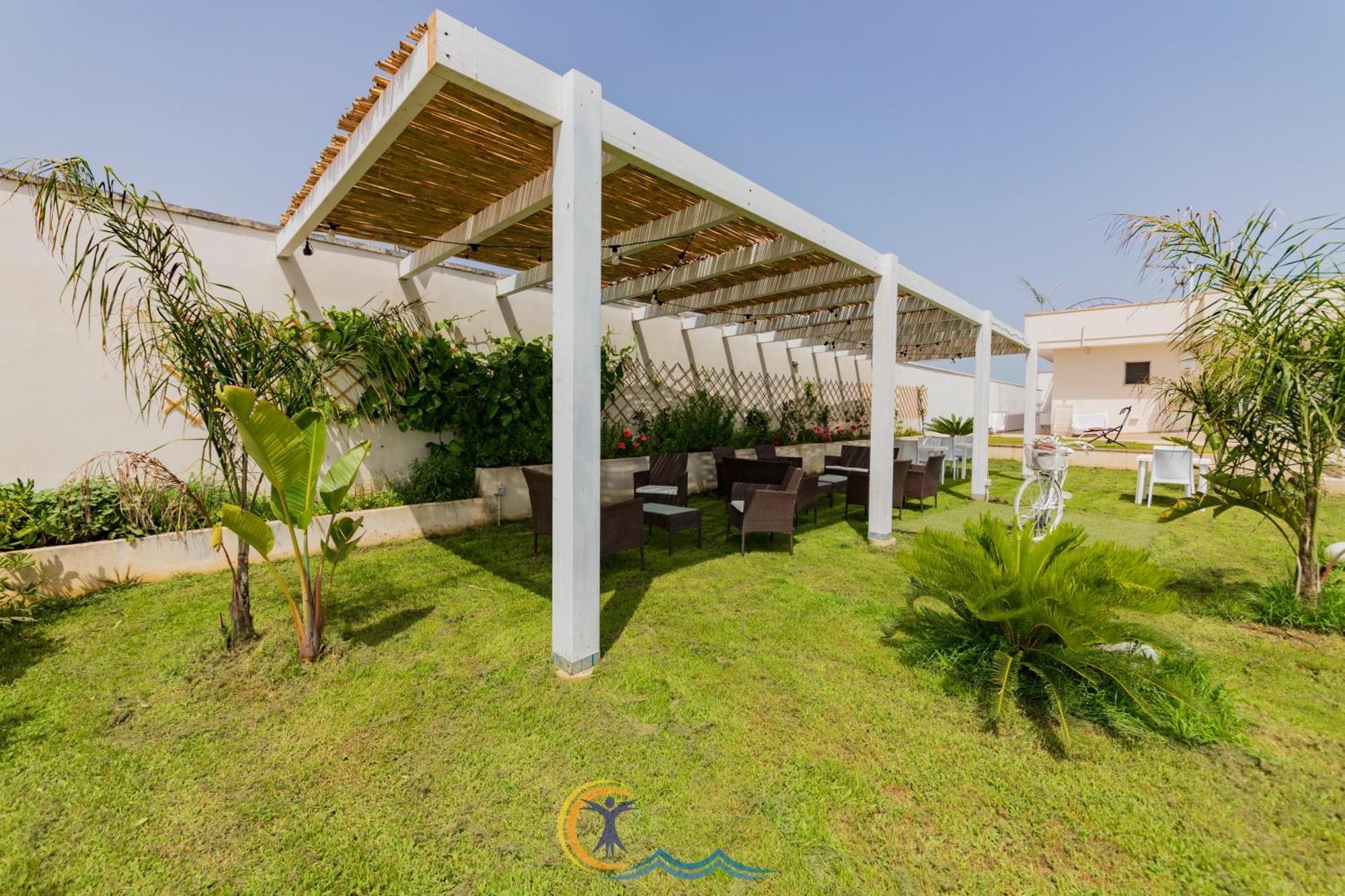 Villa Leonardo San Foca - Room, Pool & Restaurant Екстериор снимка