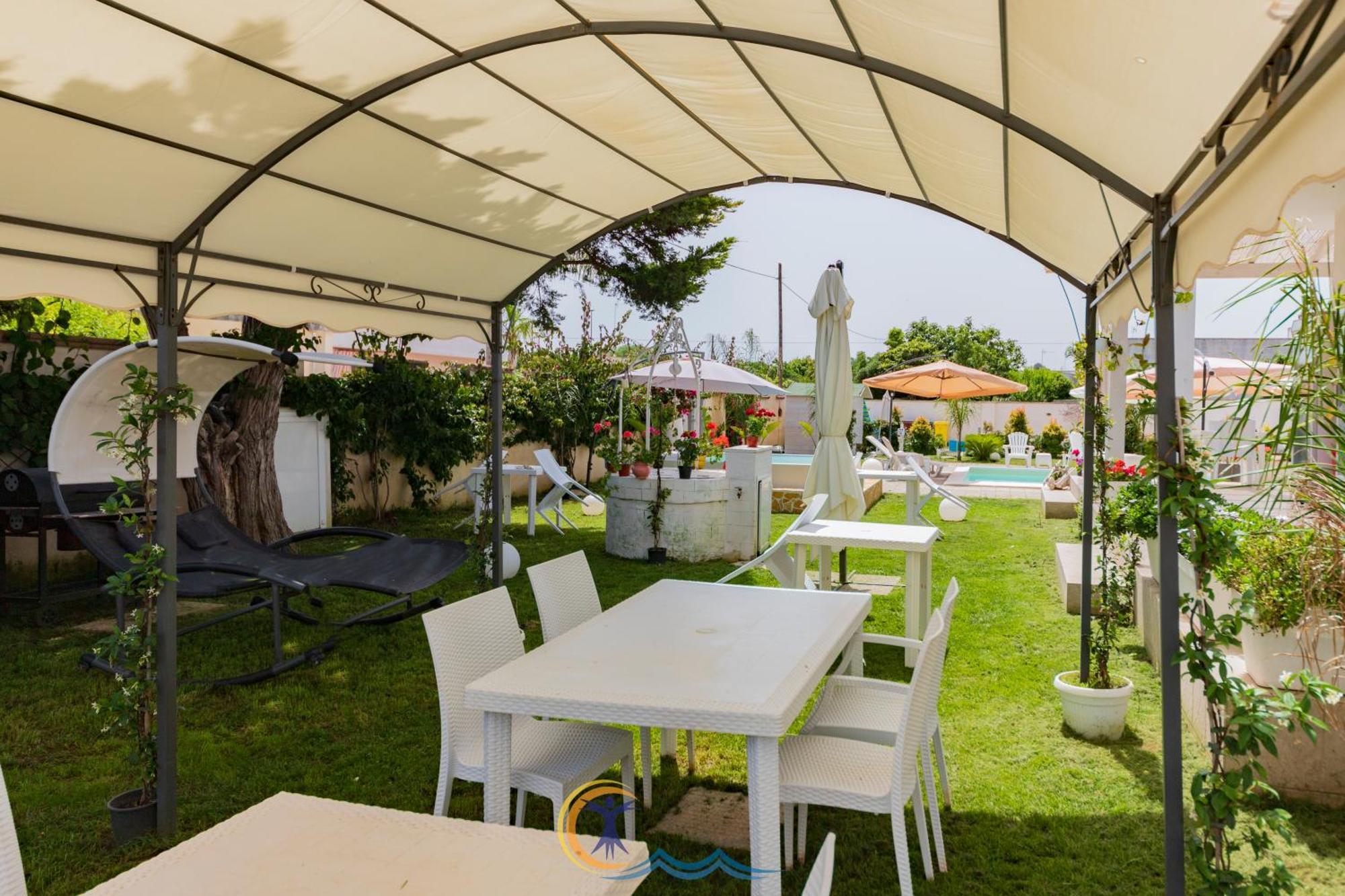 Villa Leonardo San Foca - Room, Pool & Restaurant Екстериор снимка