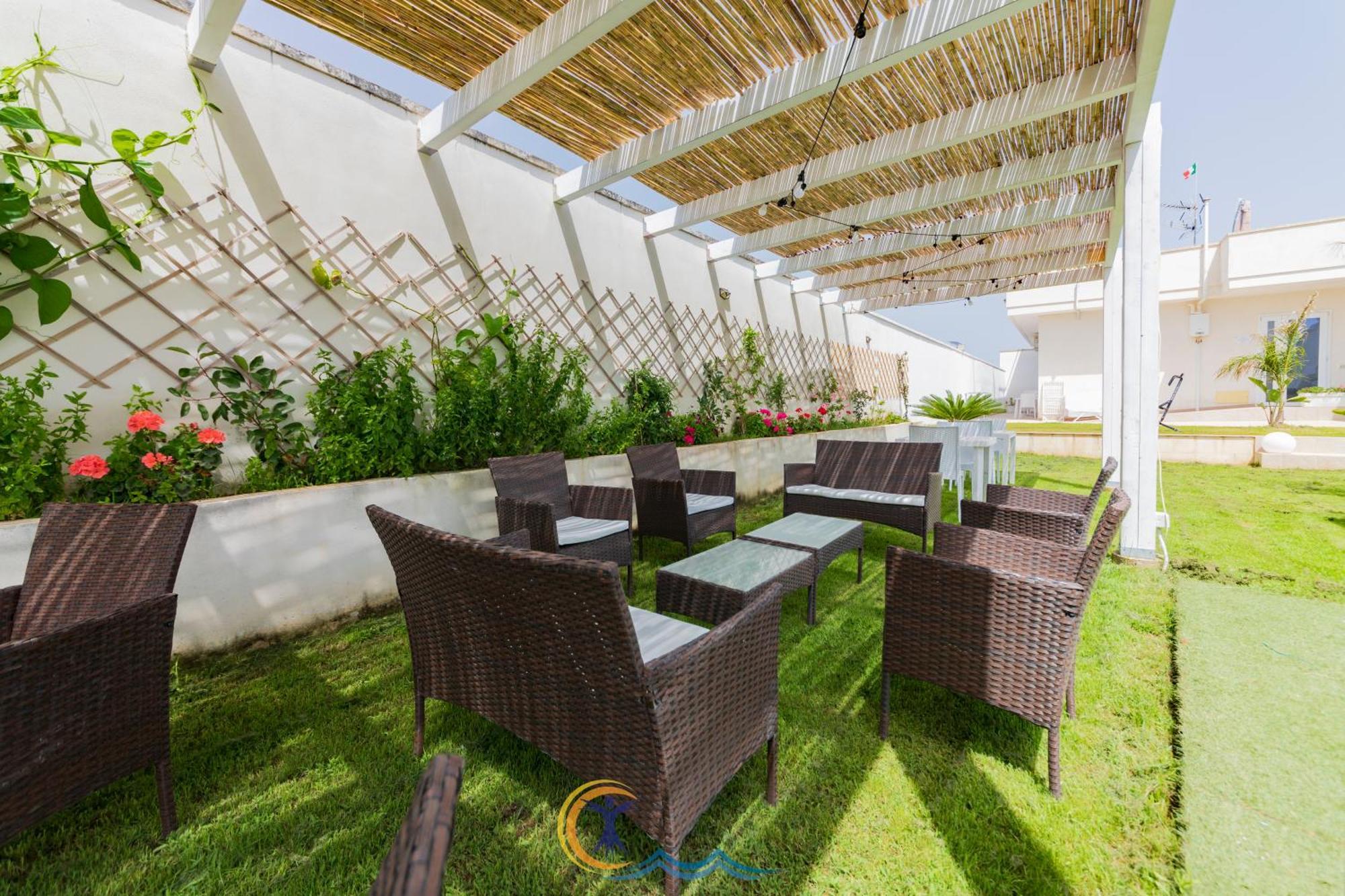 Villa Leonardo San Foca - Room, Pool & Restaurant Екстериор снимка