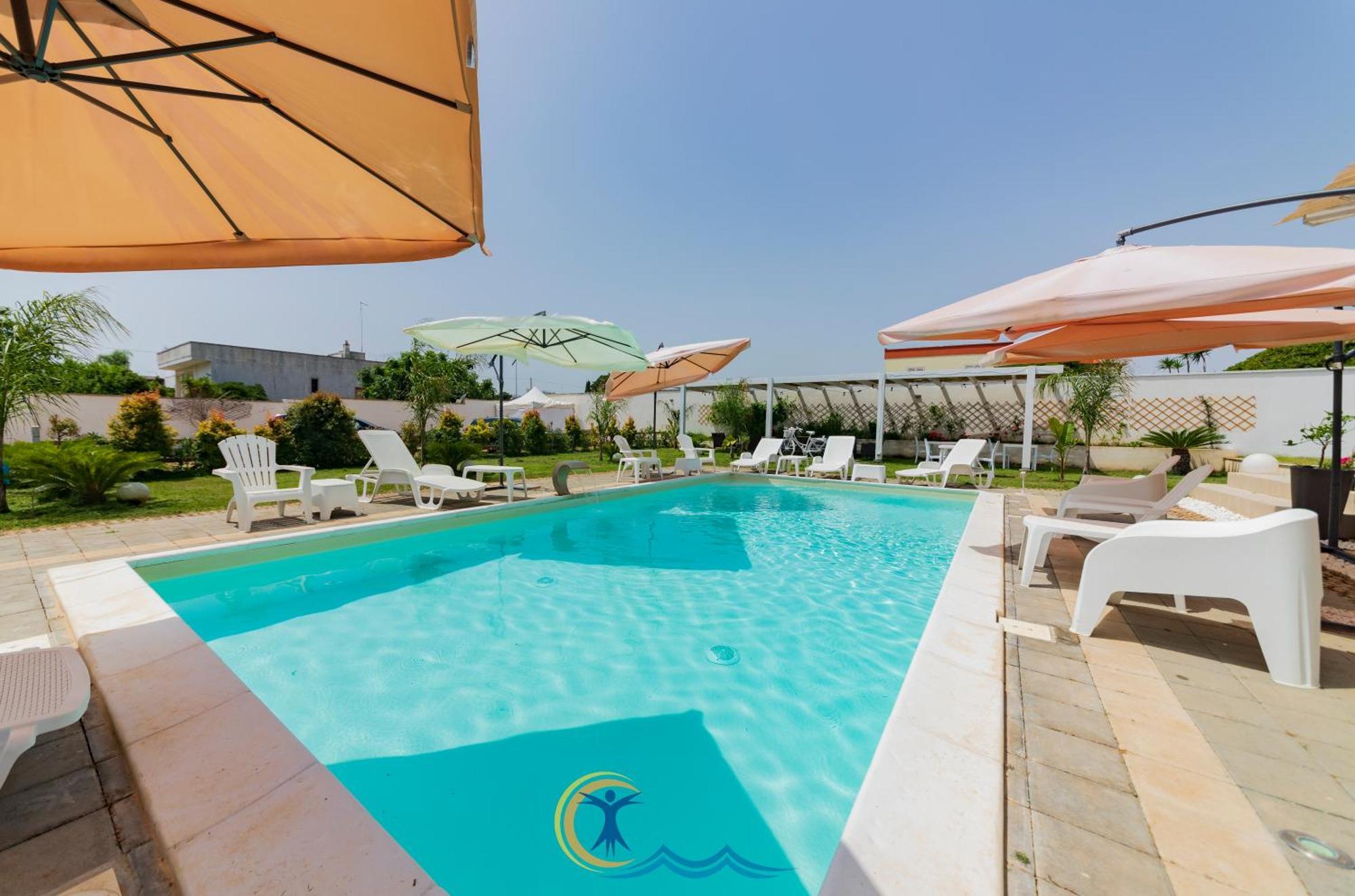 Villa Leonardo San Foca - Room, Pool & Restaurant Екстериор снимка