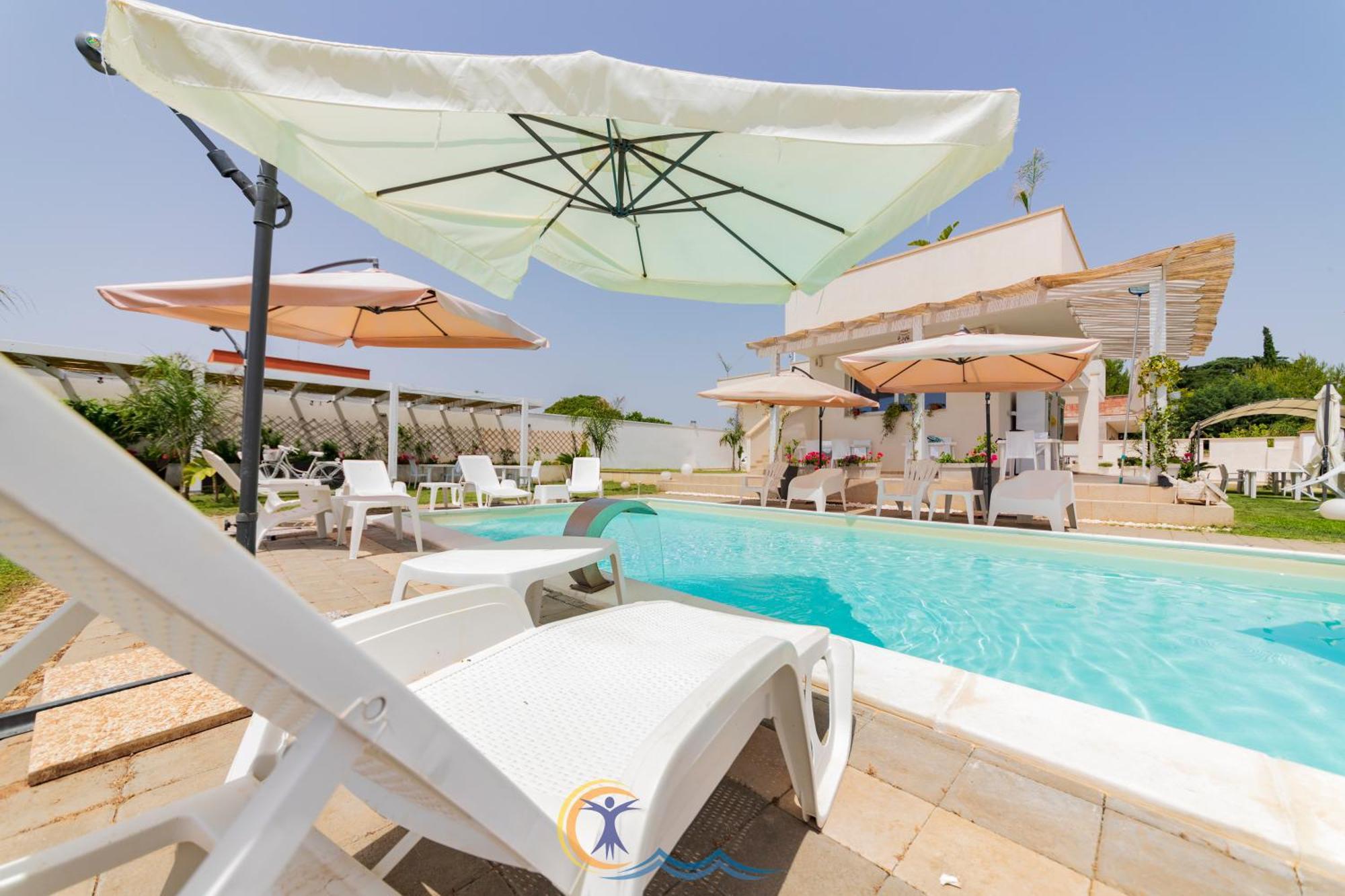 Villa Leonardo San Foca - Room, Pool & Restaurant Екстериор снимка