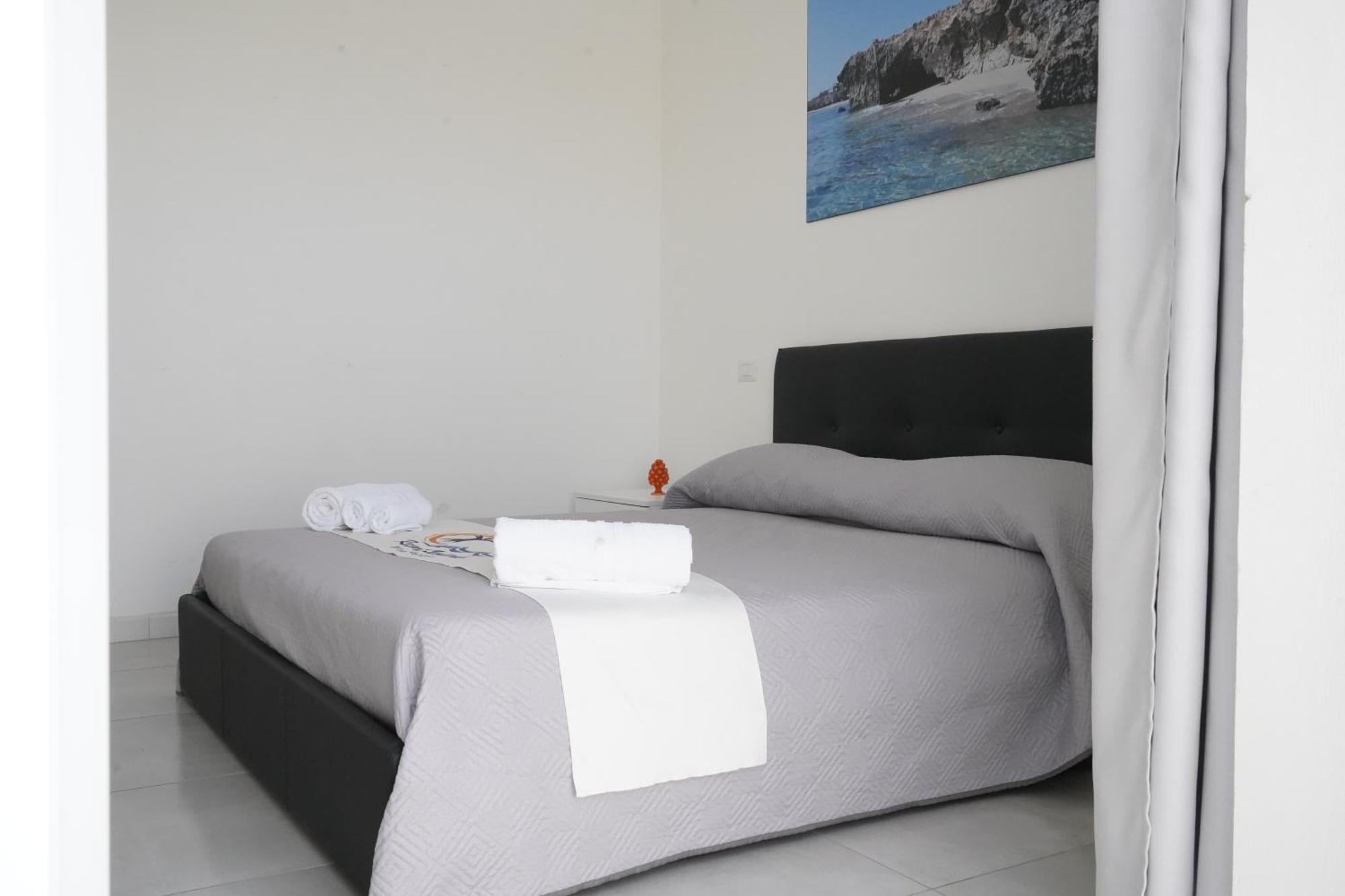 Villa Leonardo San Foca - Room, Pool & Restaurant Екстериор снимка