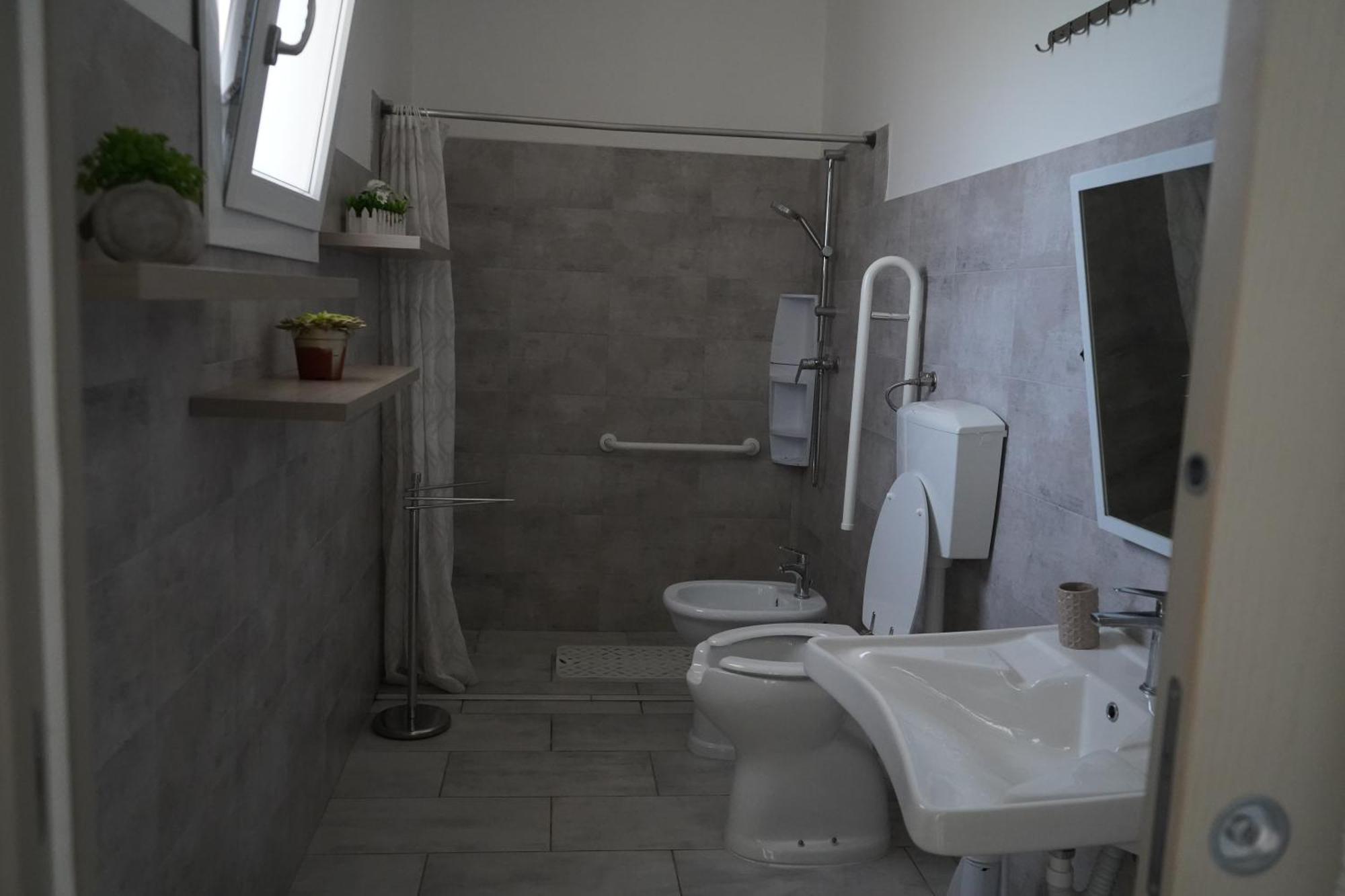 Villa Leonardo San Foca - Room, Pool & Restaurant Стая снимка